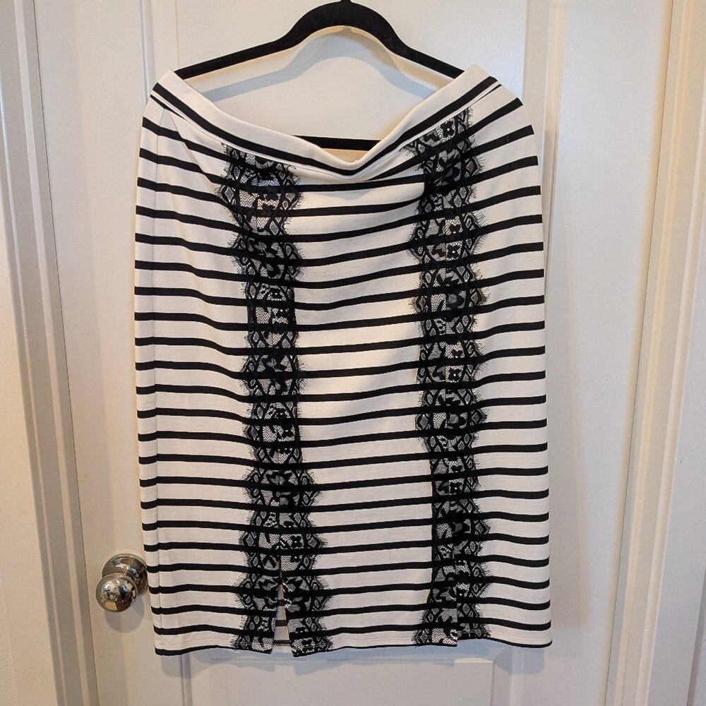 Eloquii Black & White Striped Lace Pencil Skirt Size 16 – Stretchy